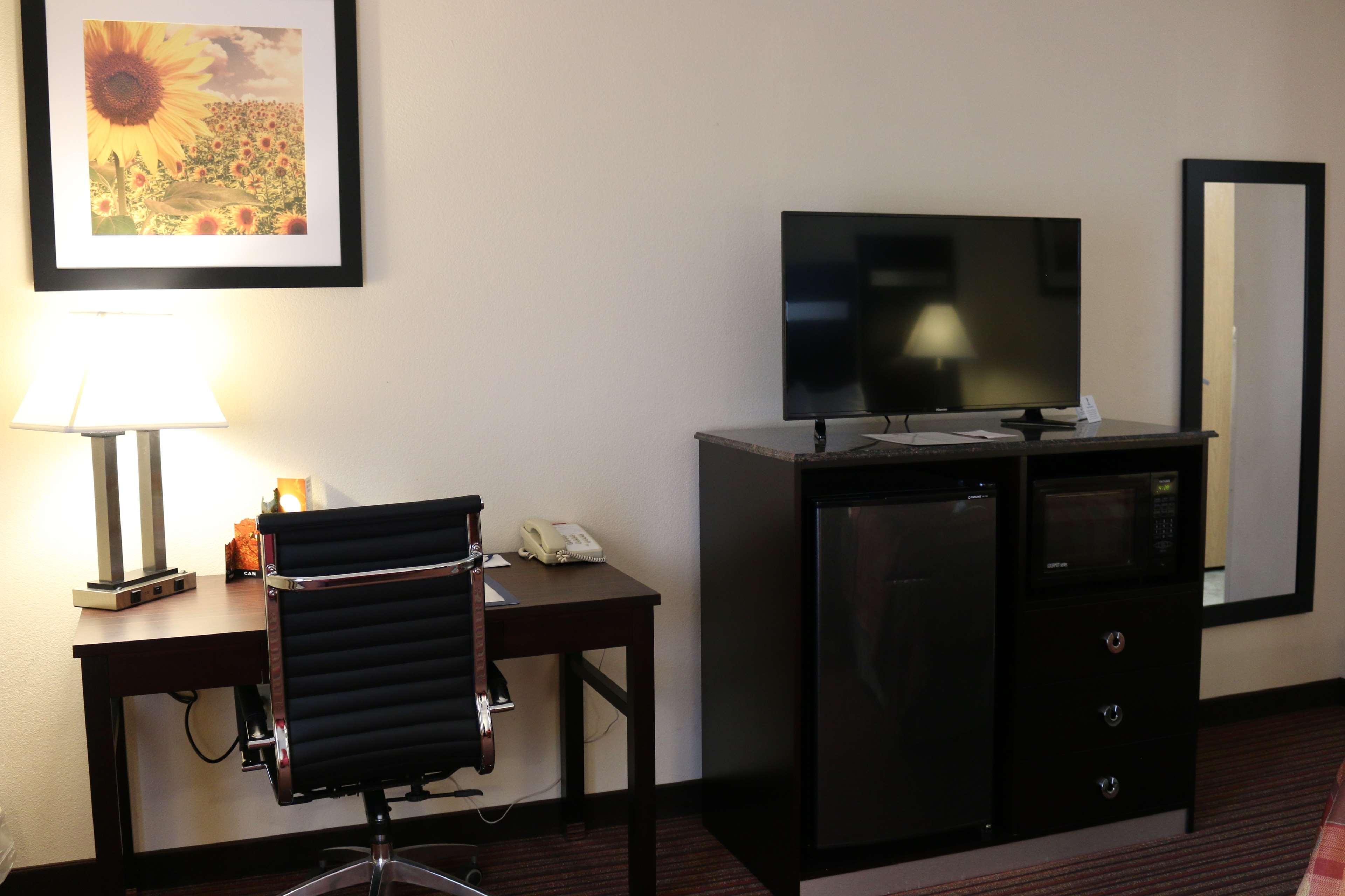 Best Western Parsons Inn Εξωτερικό φωτογραφία
