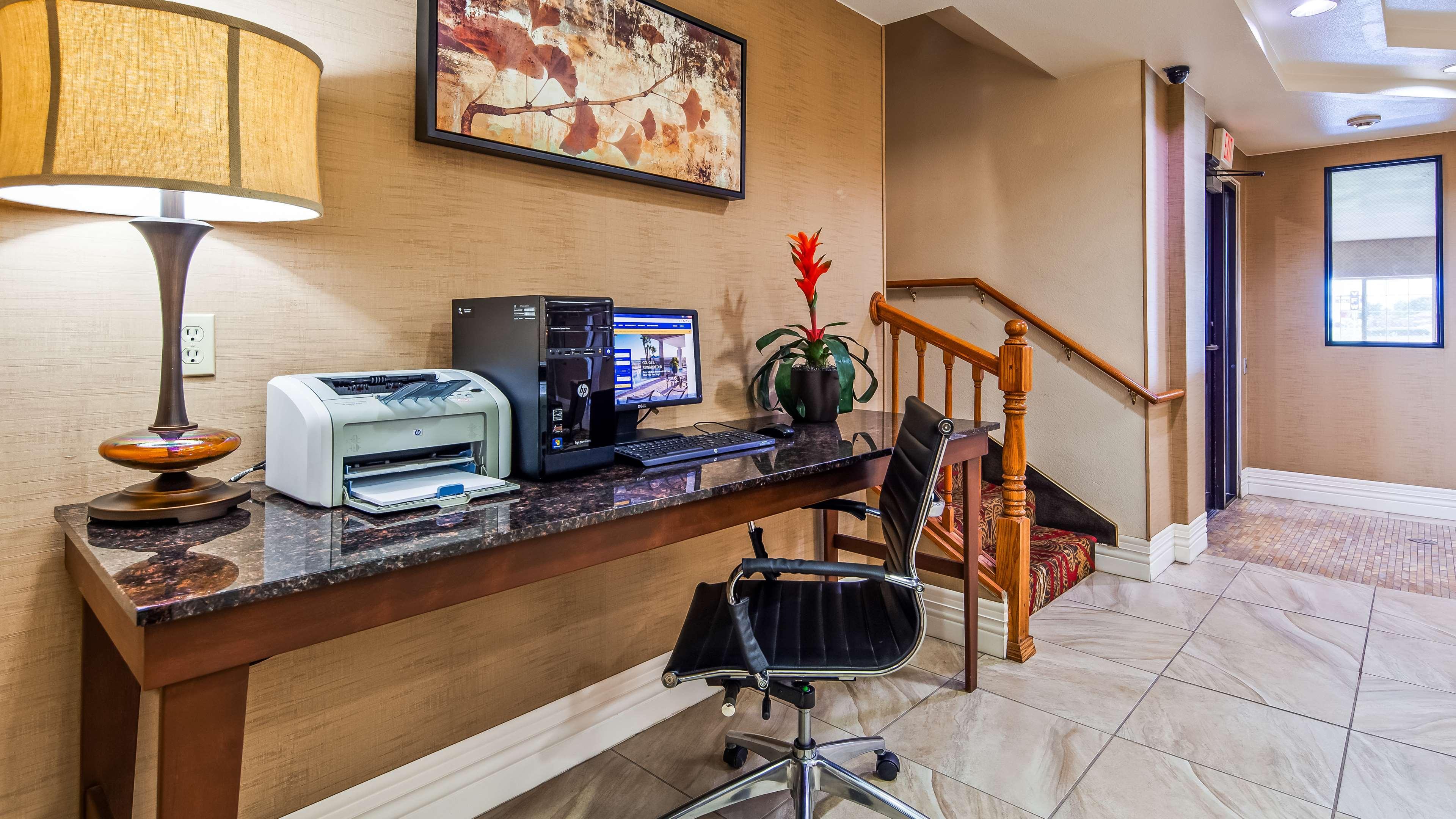 Best Western Parsons Inn Εξωτερικό φωτογραφία