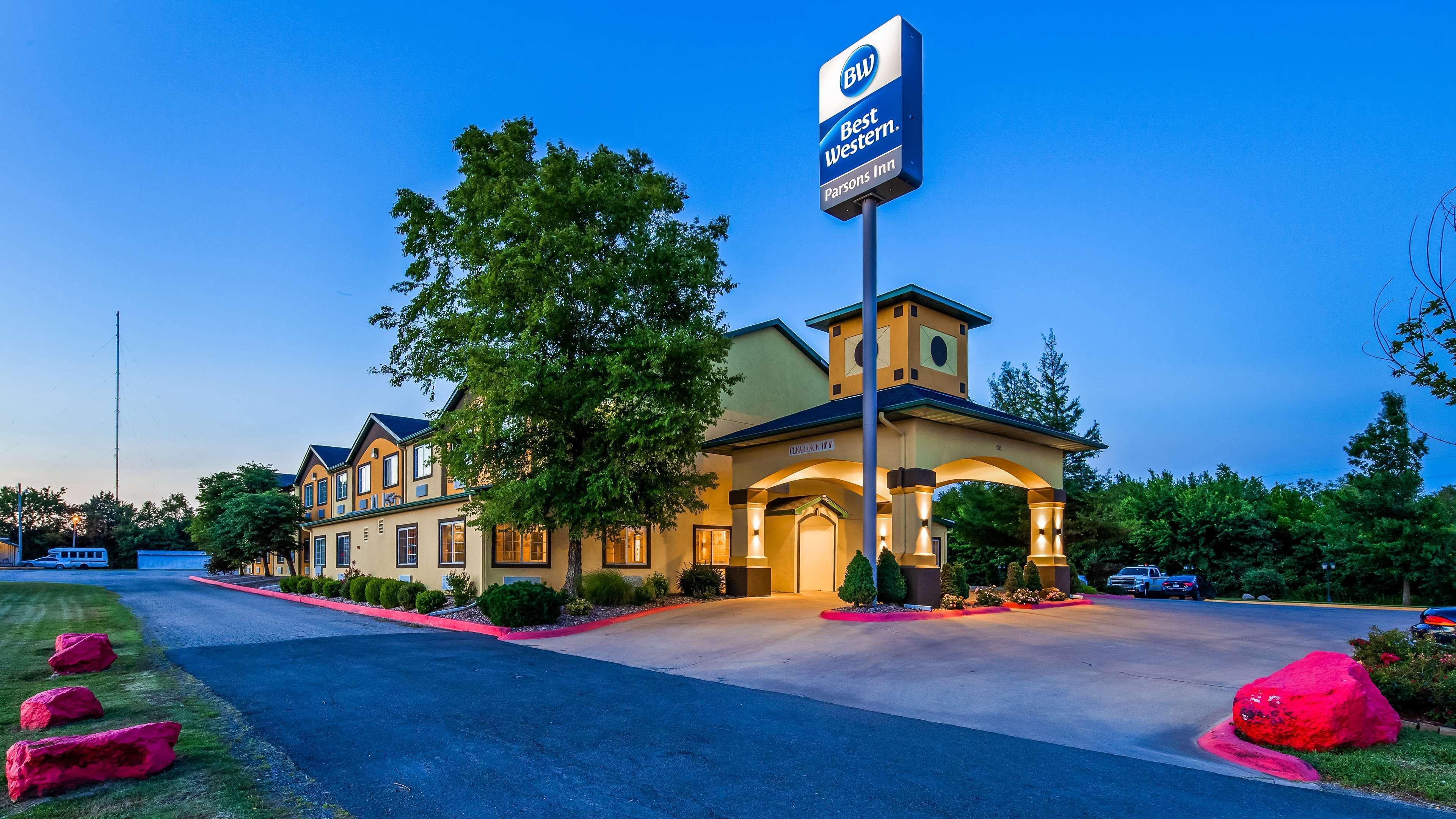 Best Western Parsons Inn Εξωτερικό φωτογραφία